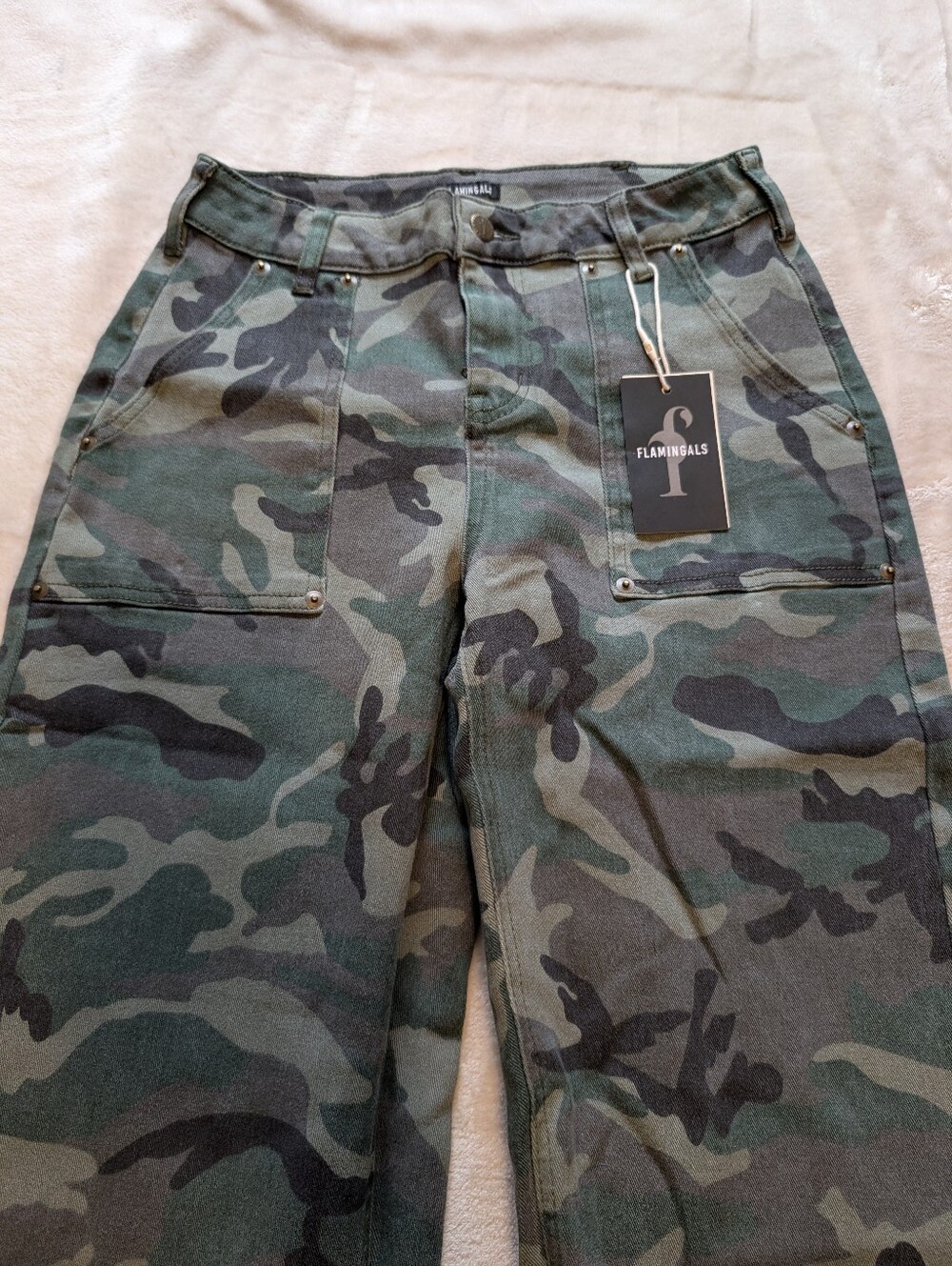 Flamingals Camo Print Mid Waist Flare Leg Crop Pants NWT Small - Picture 7 of 10